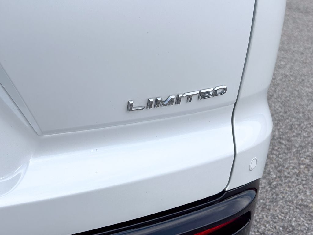 2025 Toyota Crown Signia Limited