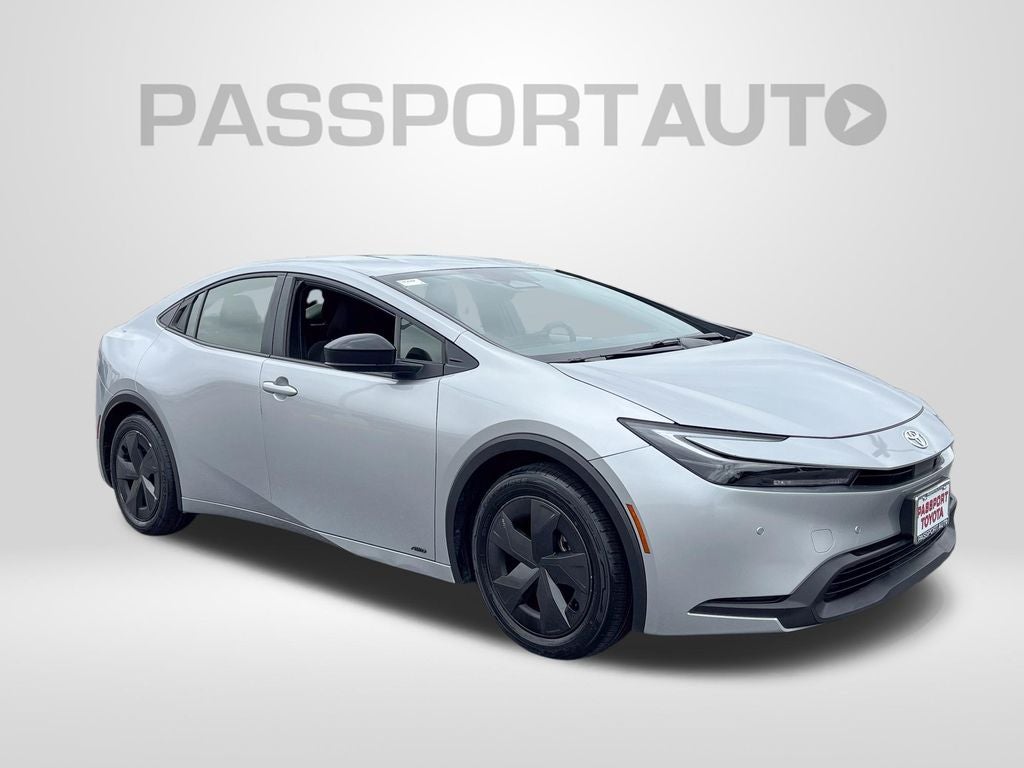 2025 Toyota Prius LE
