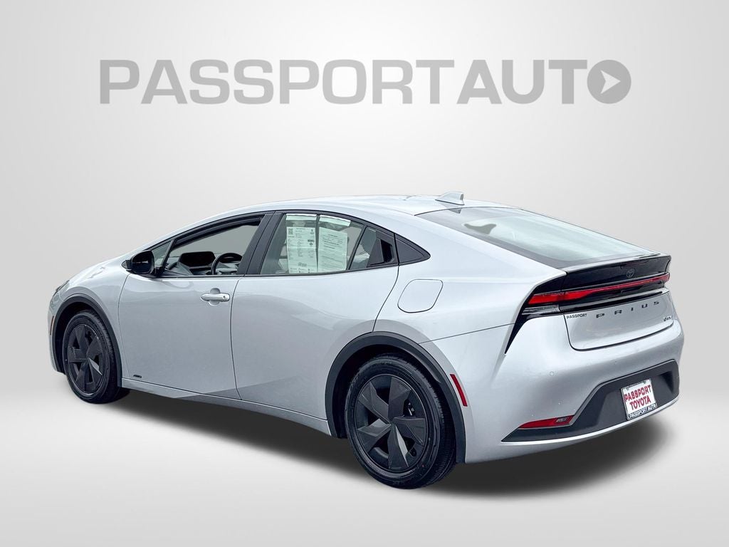 2025 Toyota Prius LE