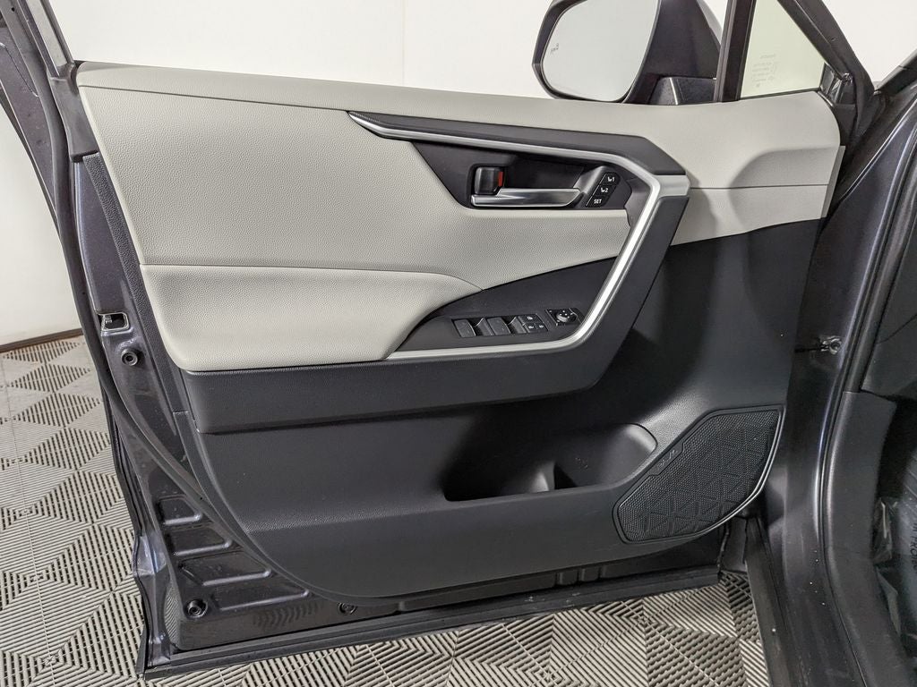 2025 Toyota RAV4 Hybrid XLE Premium