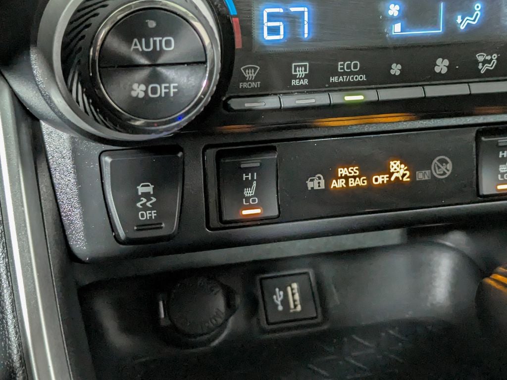 2025 Toyota RAV4 Hybrid XLE Premium