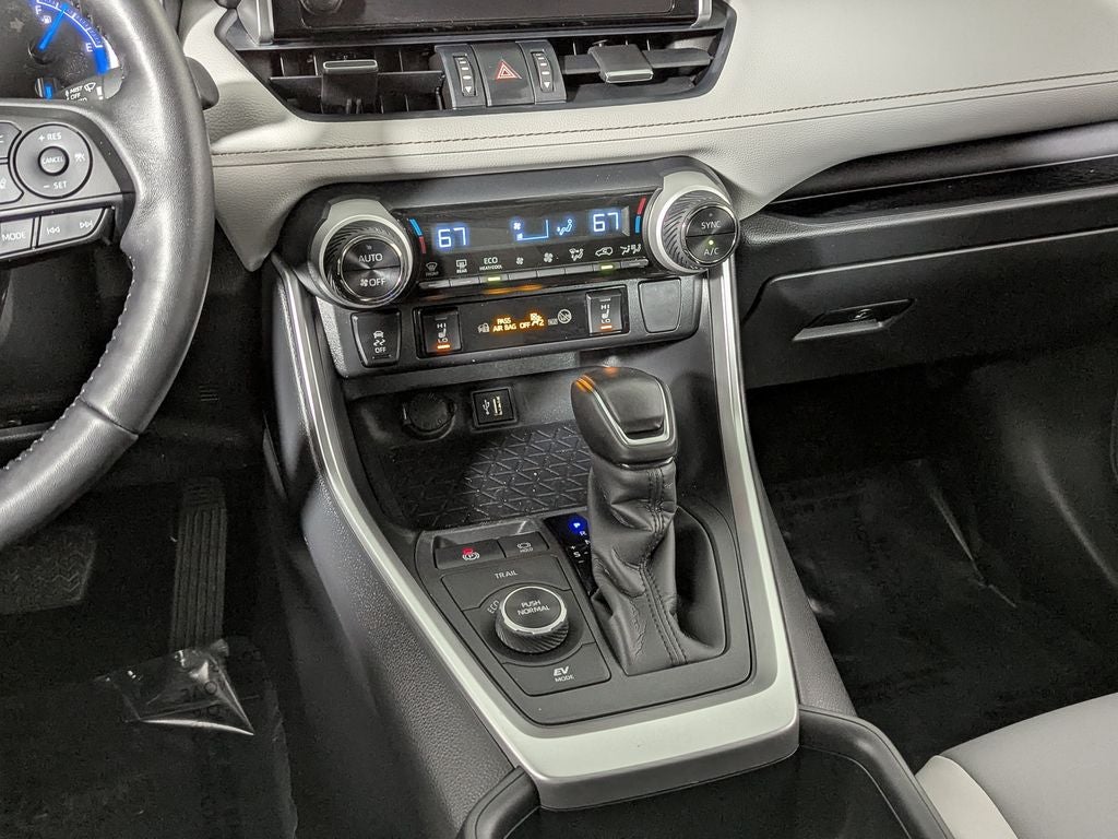 2025 Toyota RAV4 Hybrid XLE Premium