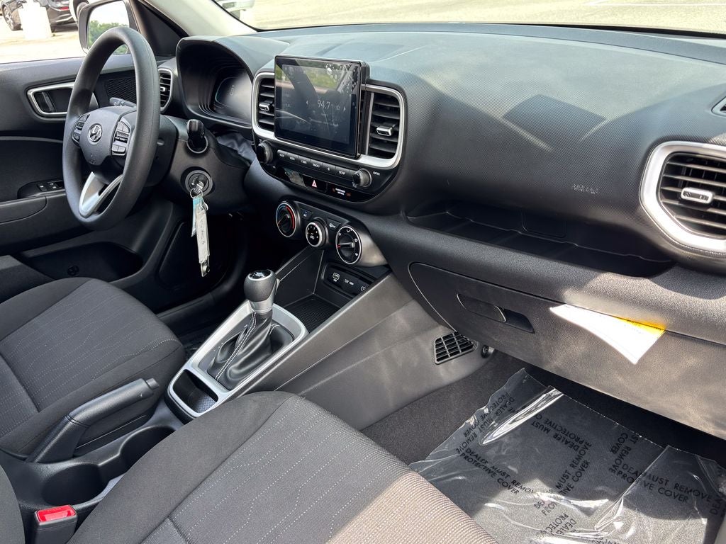 2025 Hyundai Venue SE